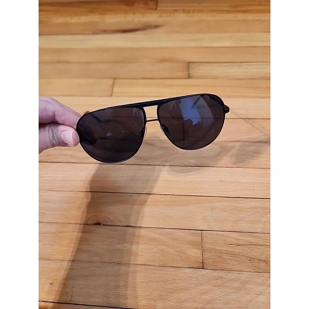 Liz Claiborne Black Avaitor Sunglasses 32270